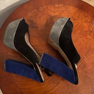 ❤️ Vince Camuto Black and Blue Platform Heels